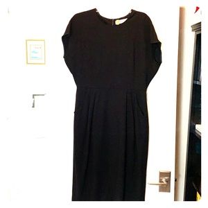 Classic fitted black dress!